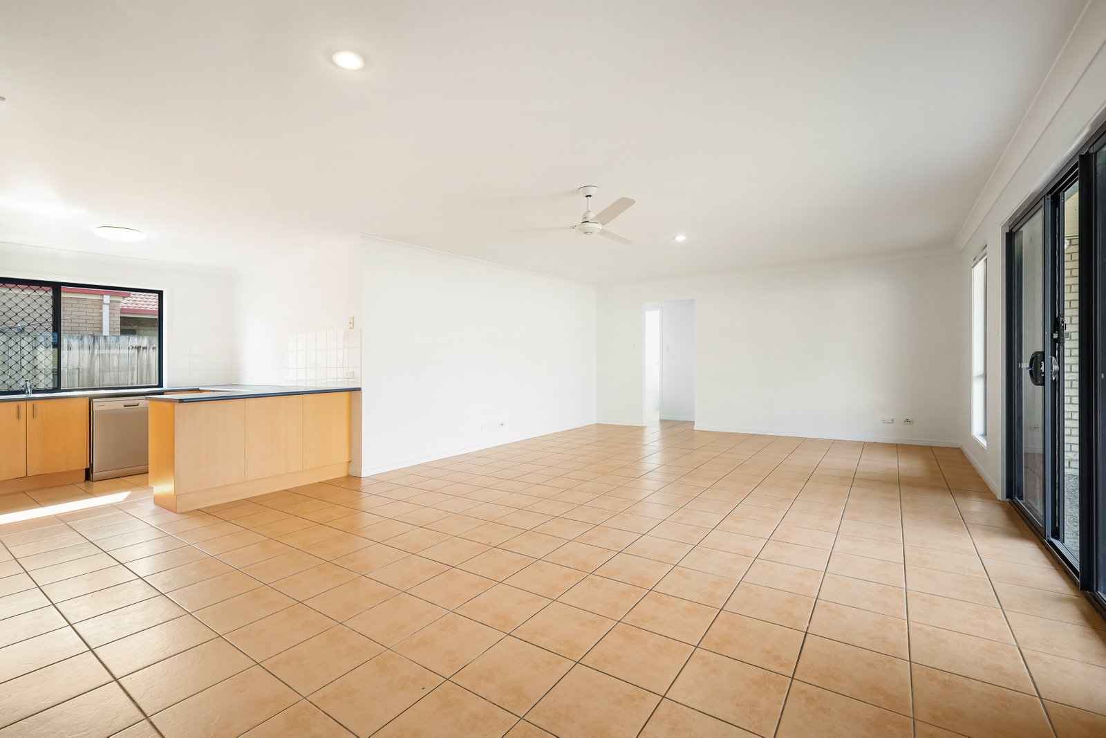 6 Bedivere Drive ORMEAU 6