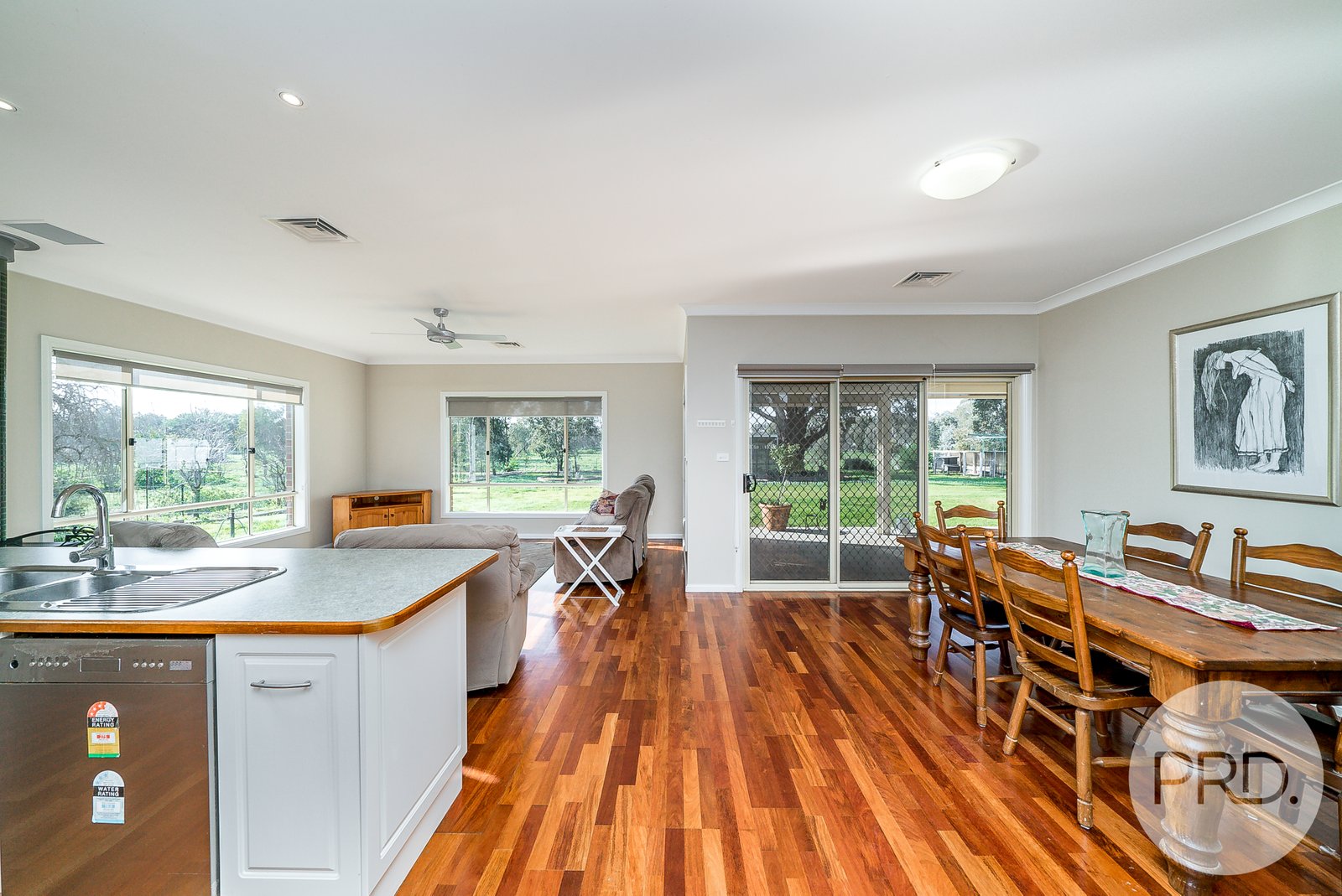 6 Bell Gum Place LAKE ALBERT 2