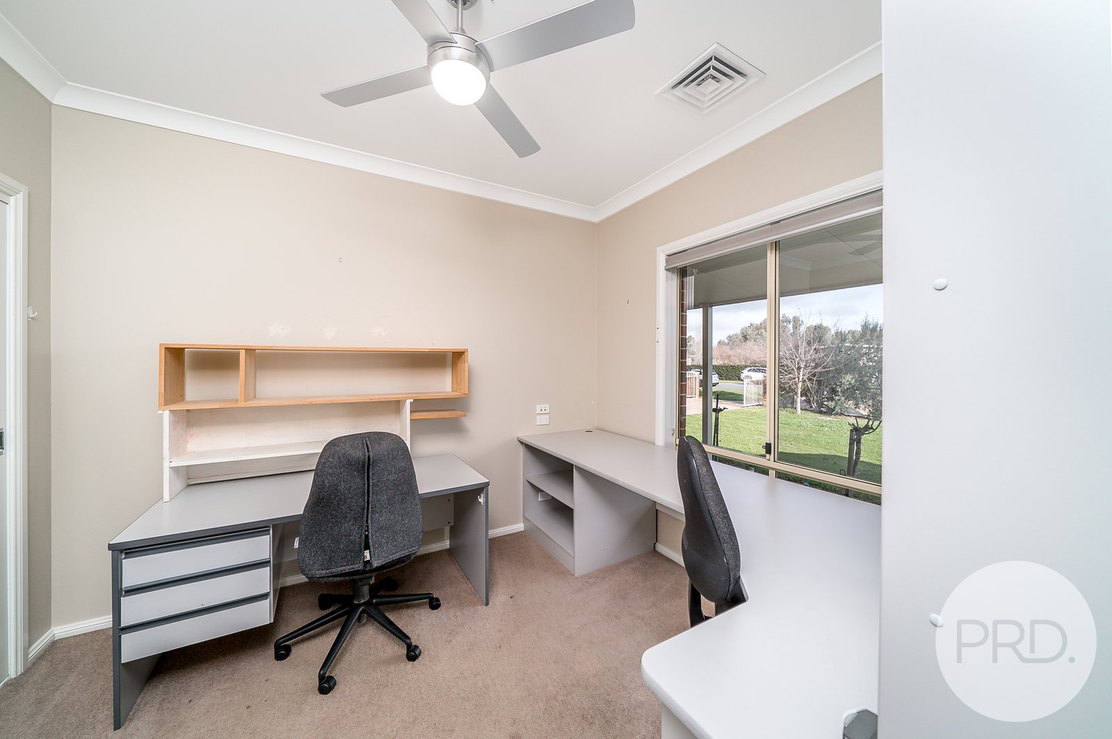 6 Bell Gum Place LAKE ALBERT 12