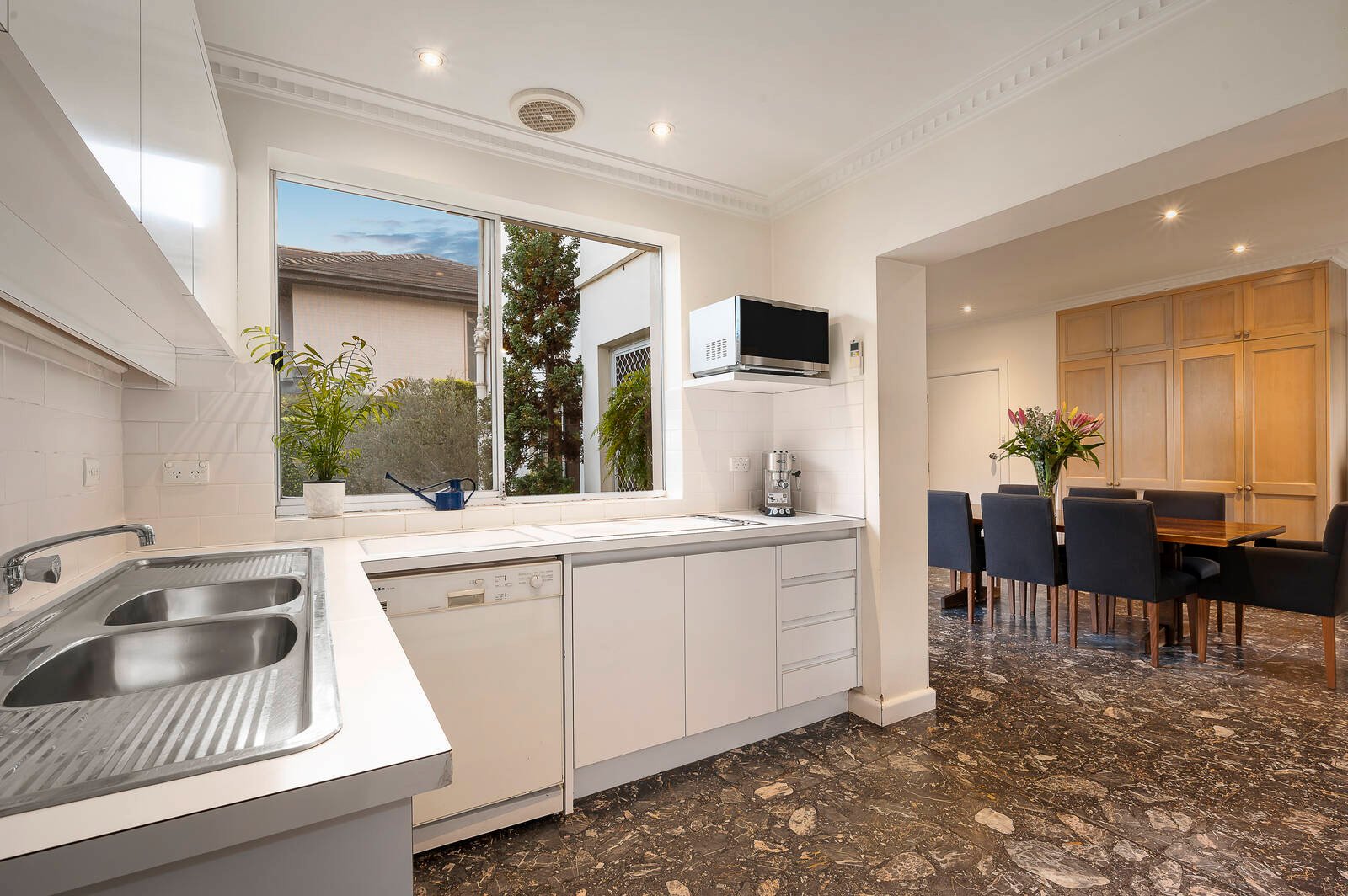 Real Estate and Property in 6 Bellaire Court, Toorak, VIC