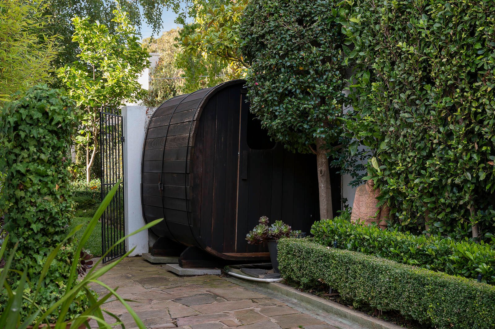 Real Estate and Property in 6 Bellaire Court, Toorak, VIC