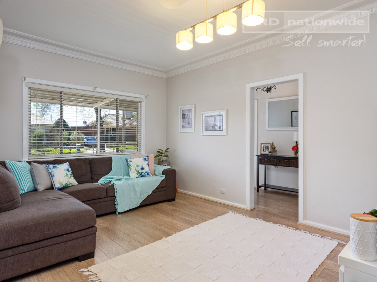 6 Beltana Avenue MOUNT AUSTIN 7