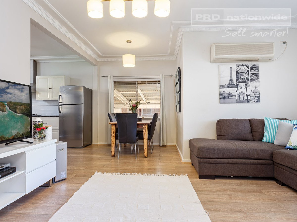6 Beltana Avenue MOUNT AUSTIN 12