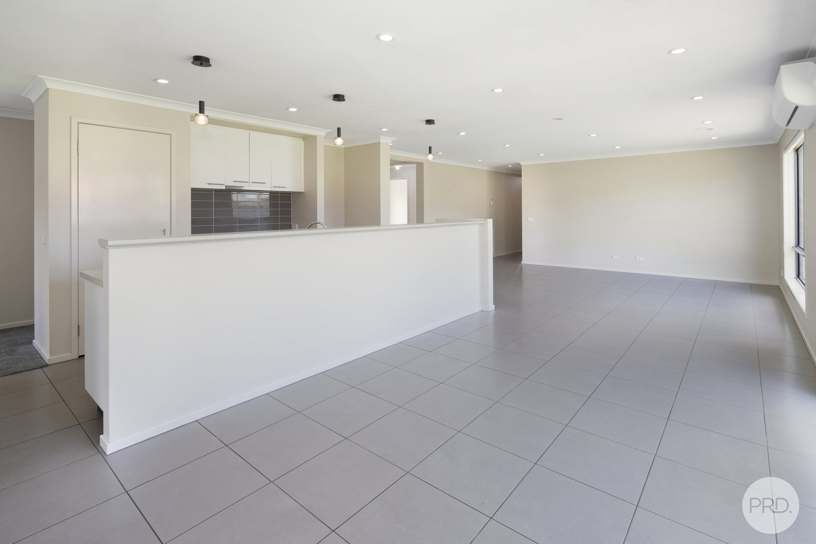 6 Bijou Close DELACOMBE 2