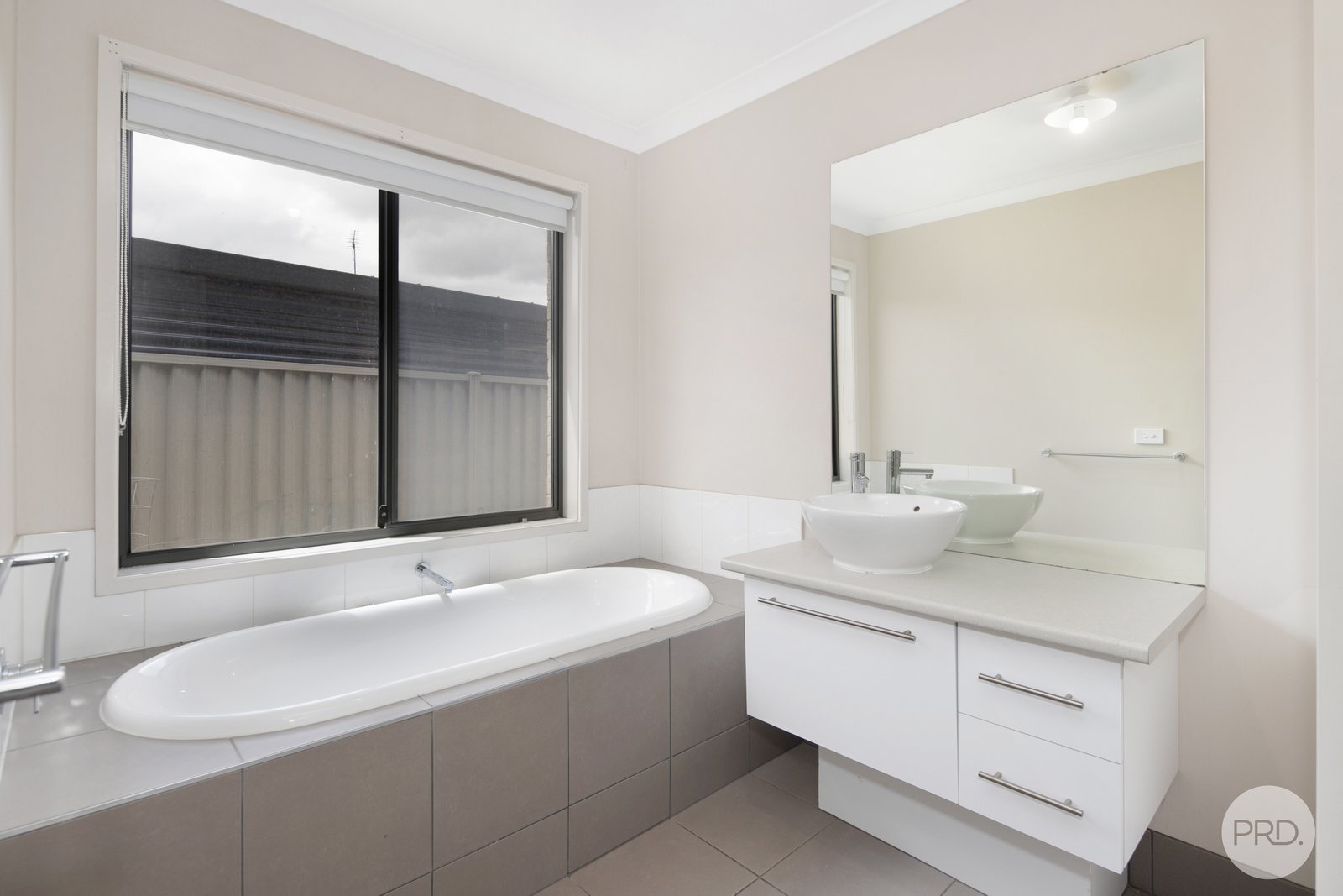 6 Bijou Close DELACOMBE 9