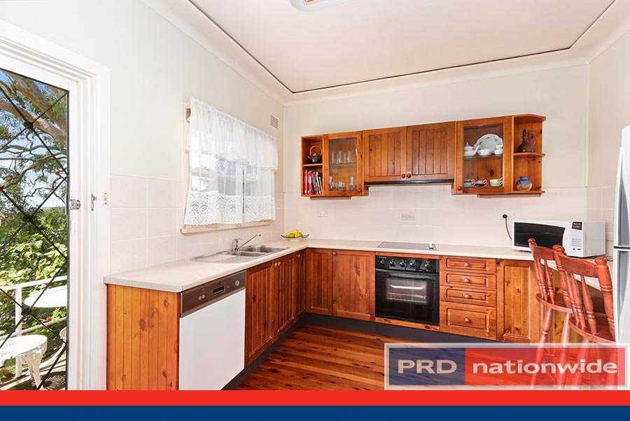 6 Bimbadeen Avenue LUGARNO 4