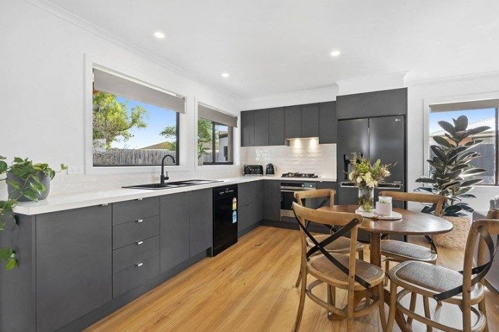 Gallery: 6 Birrilee Court