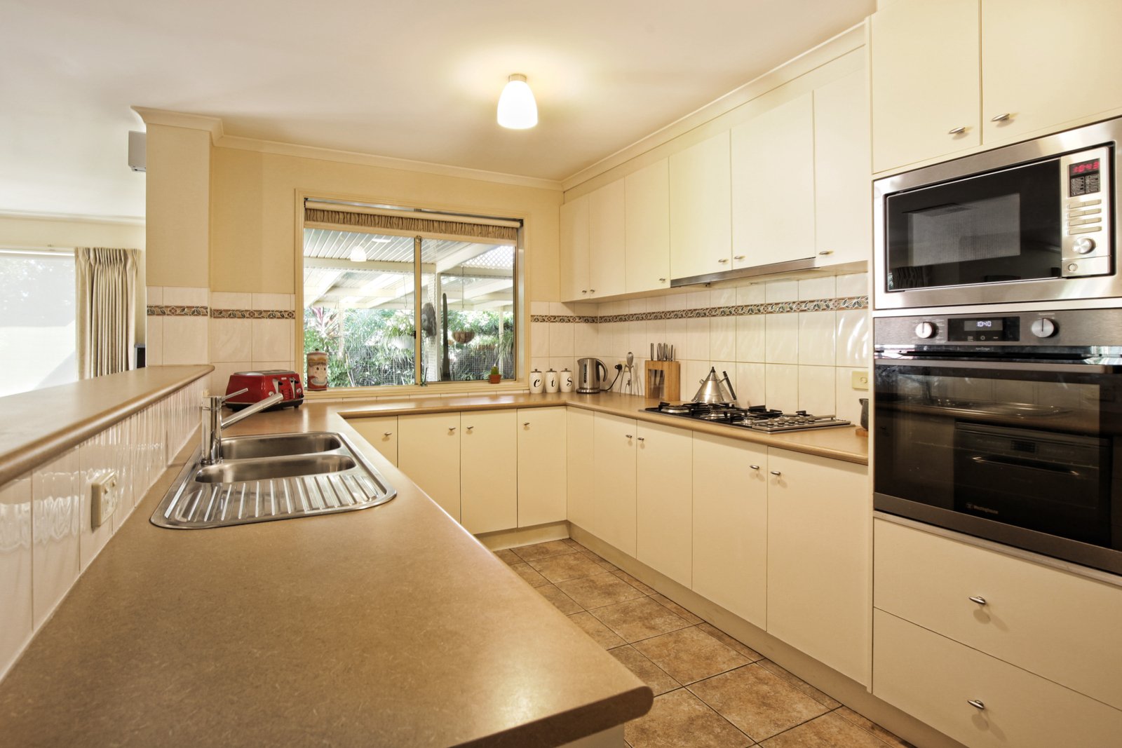 Real Estate and Property in 6 Blair Murphy Close, Kyneton, VIC