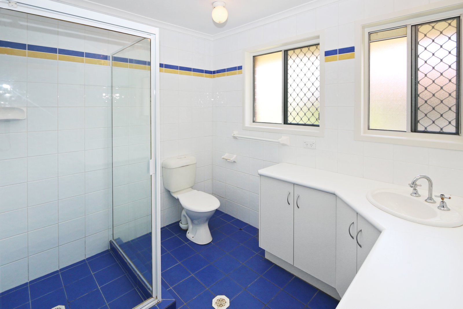 6 Bloodwood Crescent MOLENDINAR 6