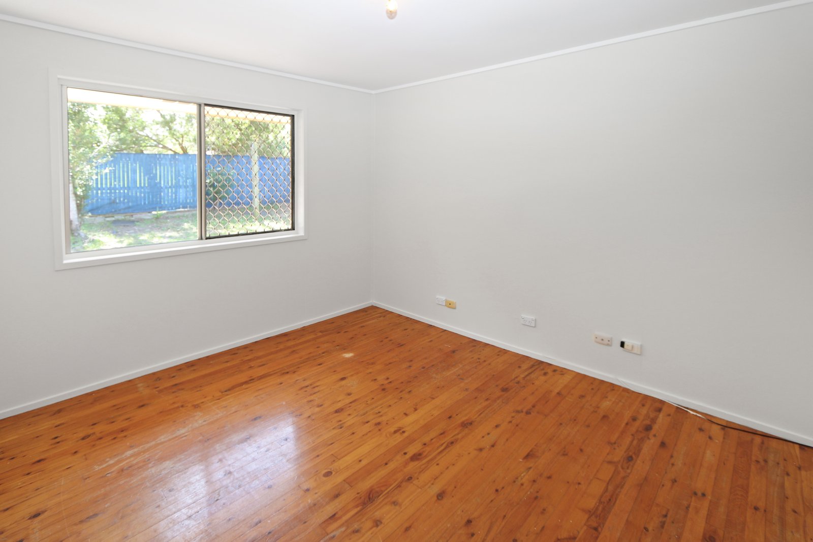 6 Bloodwood Crescent MOLENDINAR 8