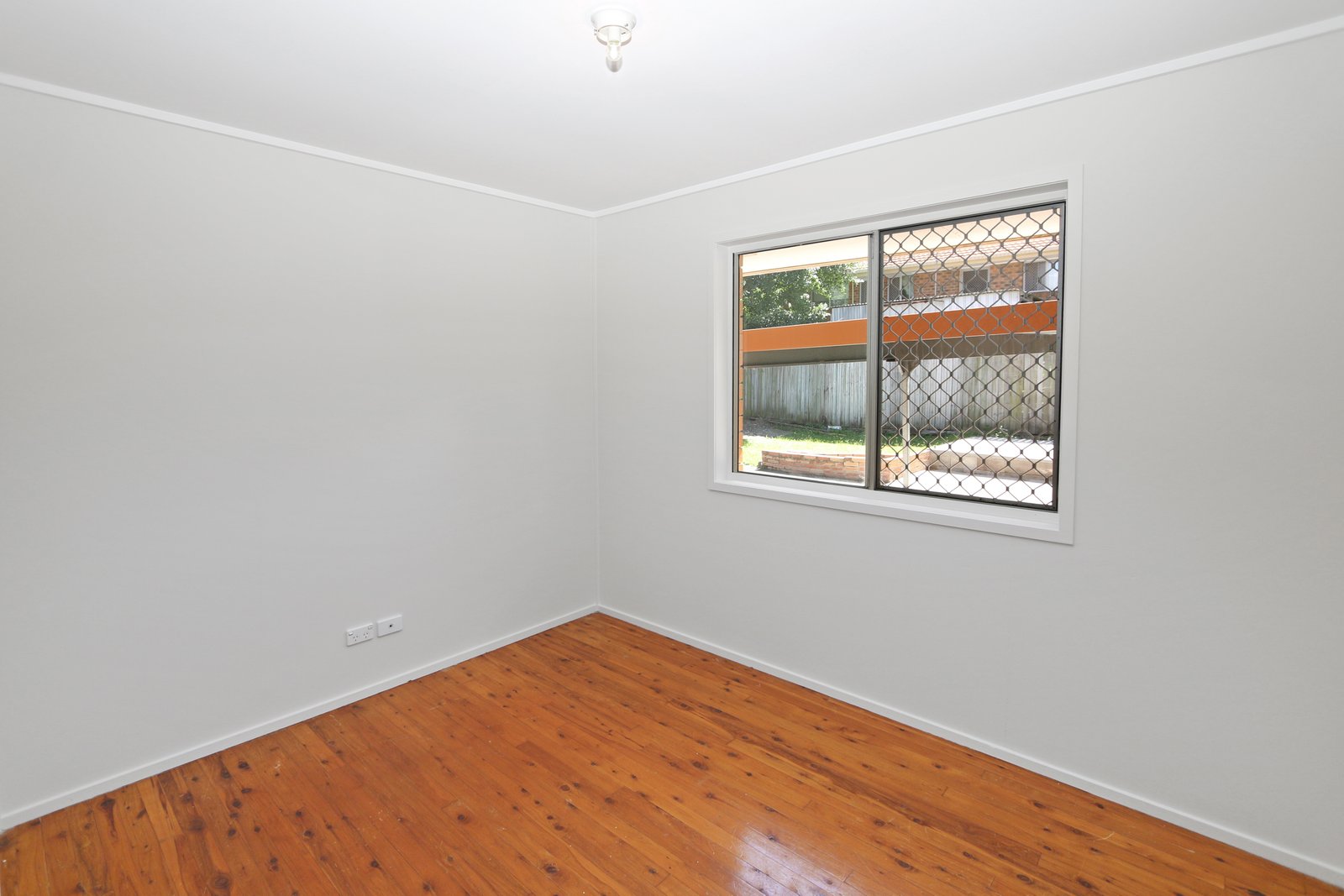 6 Bloodwood Crescent MOLENDINAR 9