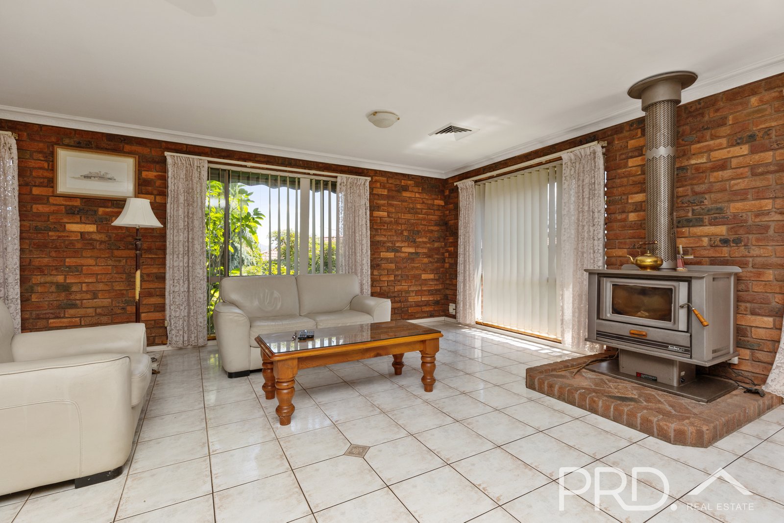 6 Blowering Road TUMUT 5