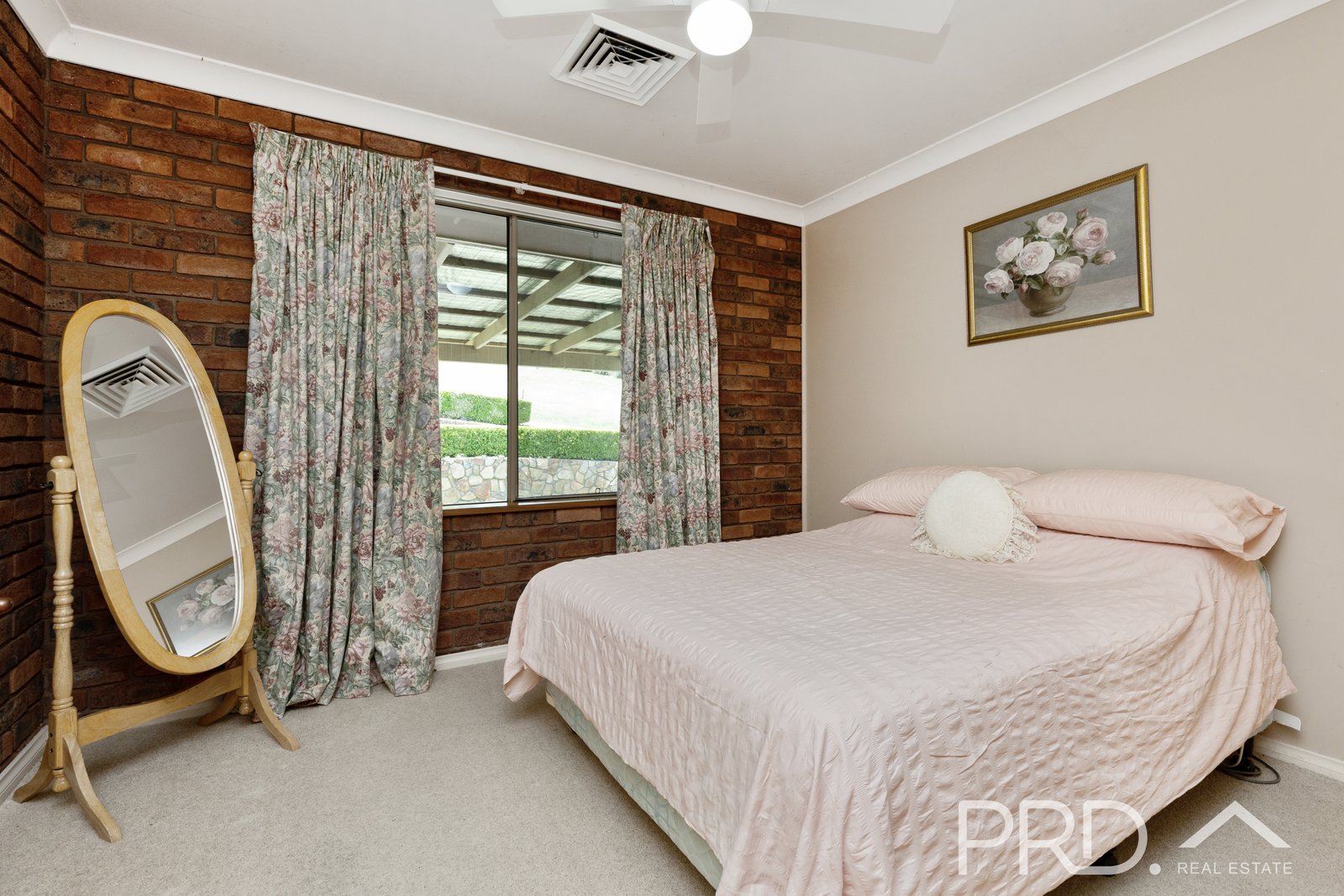 6 Blowering Road TUMUT 10