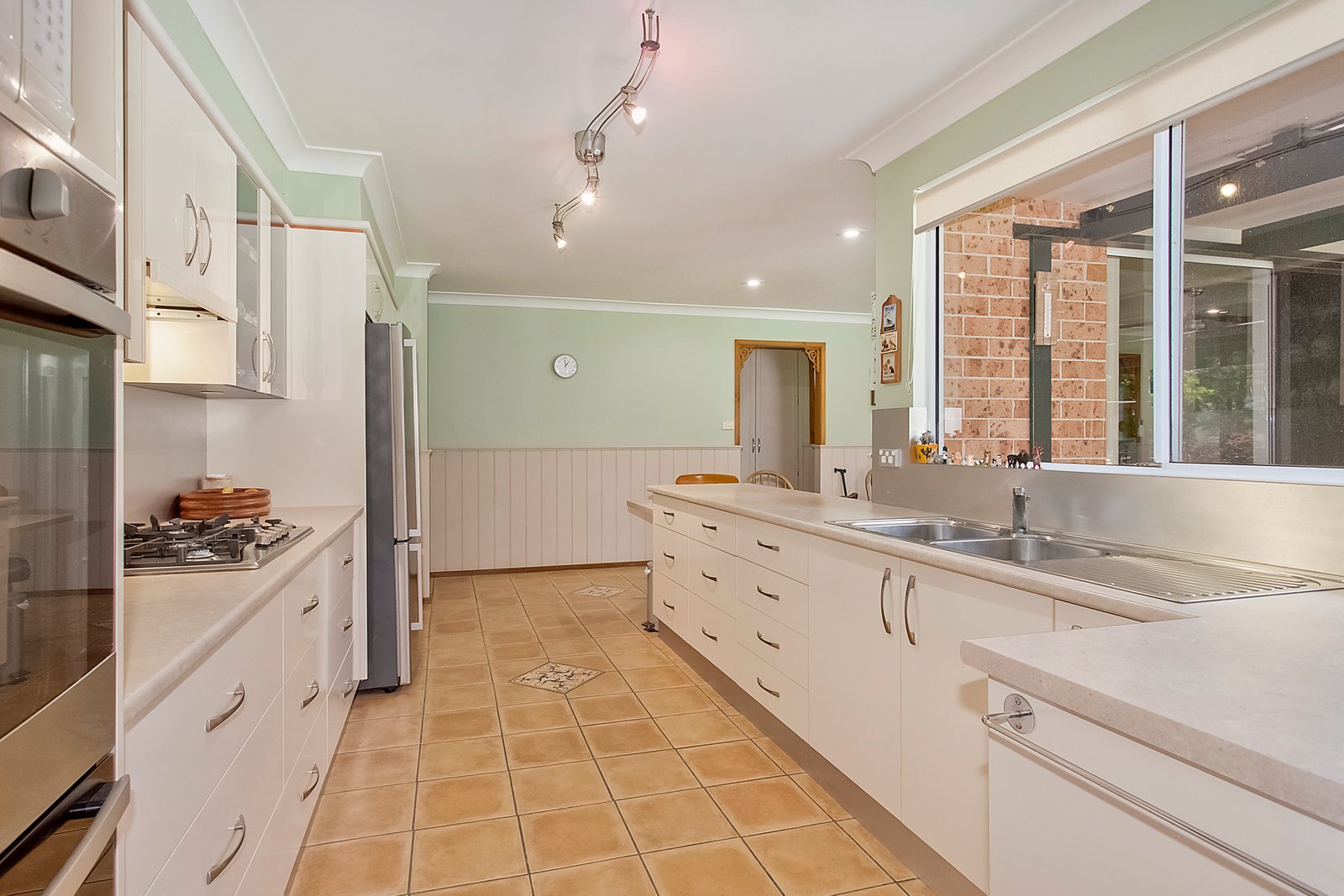 6 Blue Gum Place KEW 3