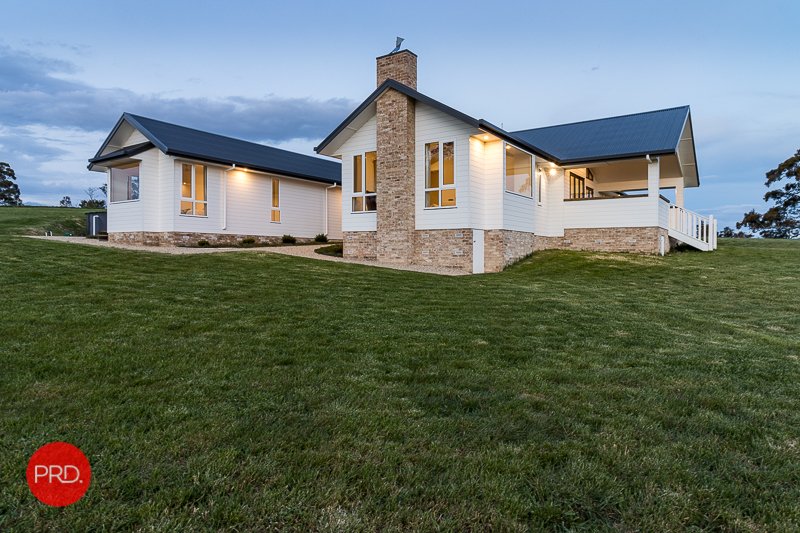 6 Bobbaduck Close MOUNT FAIRY 2