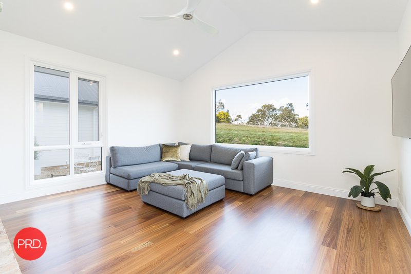 6 Bobbaduck Close MOUNT FAIRY 19