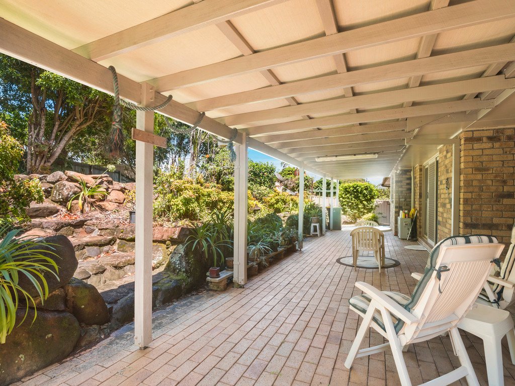 6 Bonny Glen Place BANORA POINT 1