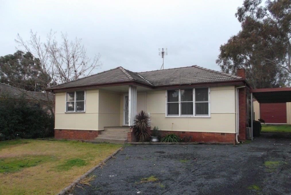 6 Boundary Road TUMUT 1