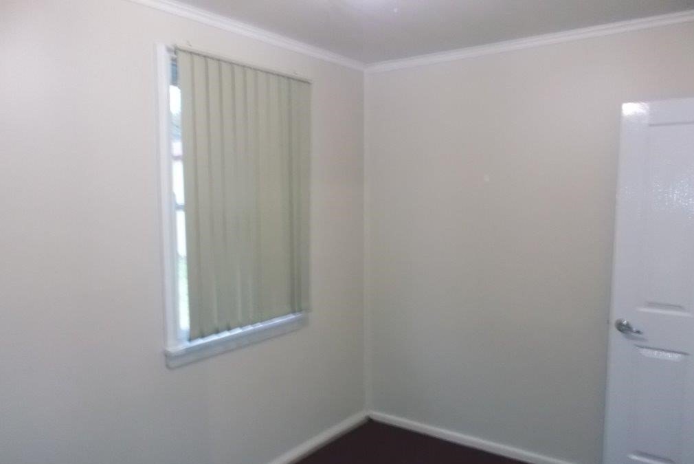 6 Boundary Road TUMUT 5