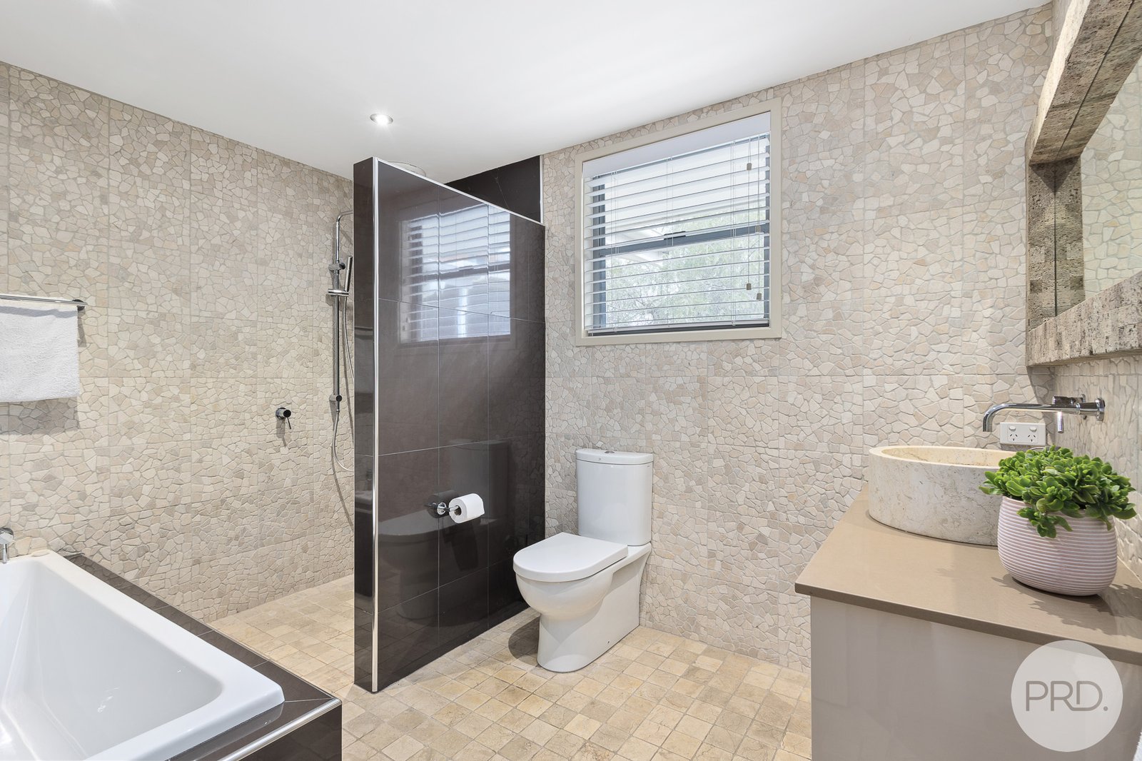 6 Bounty Place NELSON BAY 22