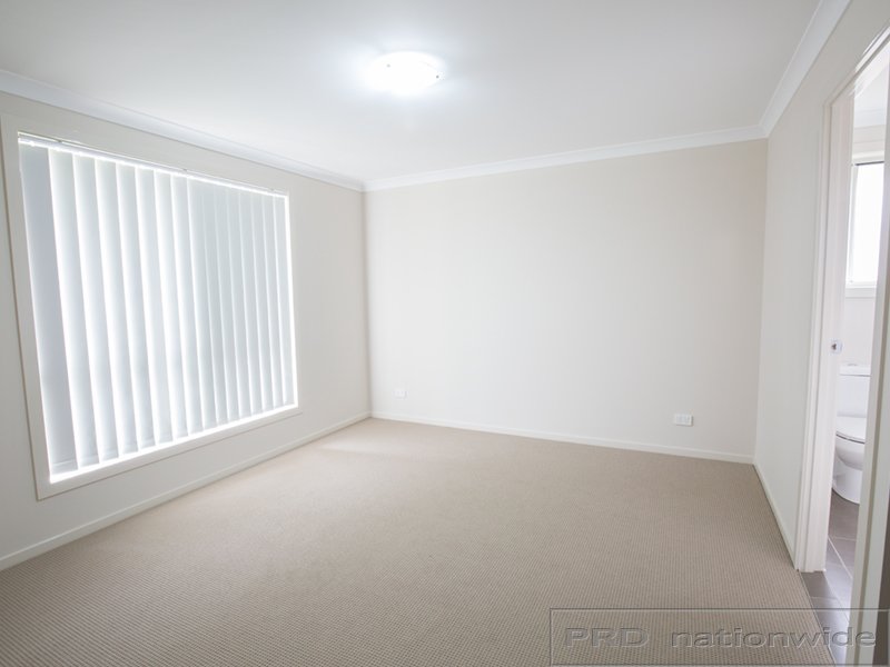 6 Bowerbird Close ABERGLASSLYN 2