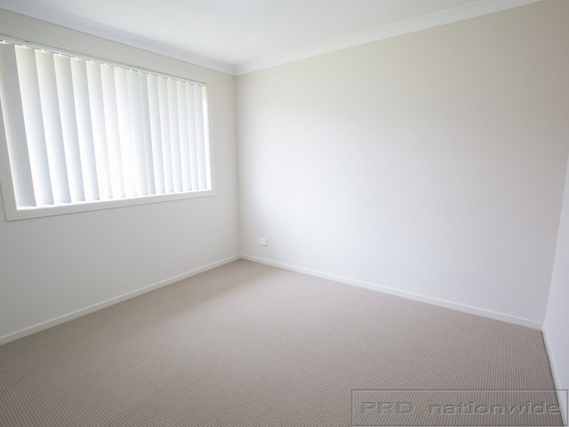 6 Bowerbird Close ABERGLASSLYN 8