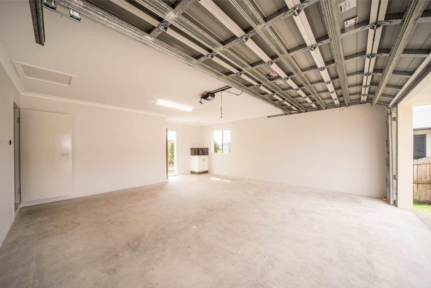 6 Bowline Lane CANNONVALE 12