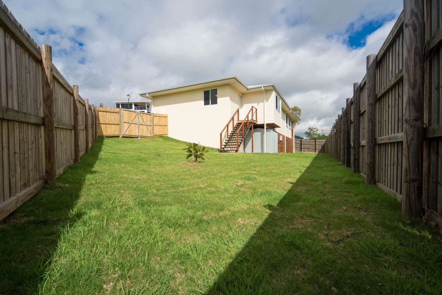 6 Bowline Lane CANNONVALE 13
