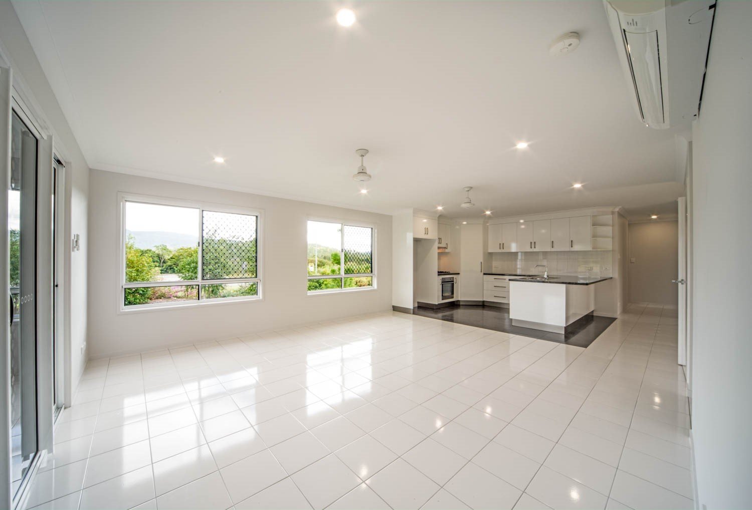 6 Bowline Lane CANNONVALE 2