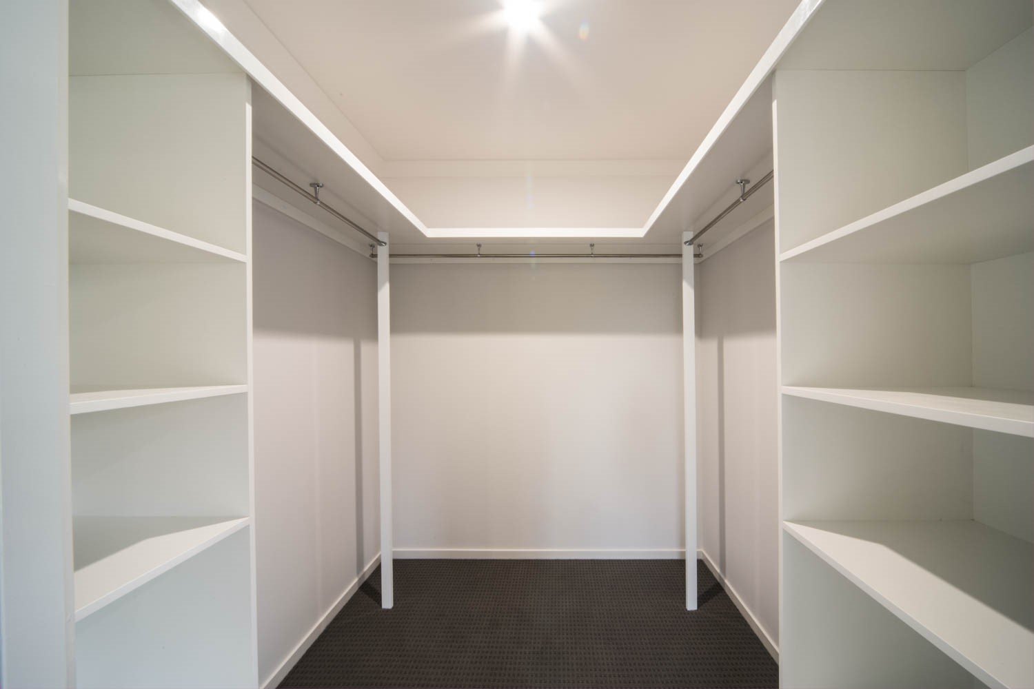 6 Bowline Lane CANNONVALE 7