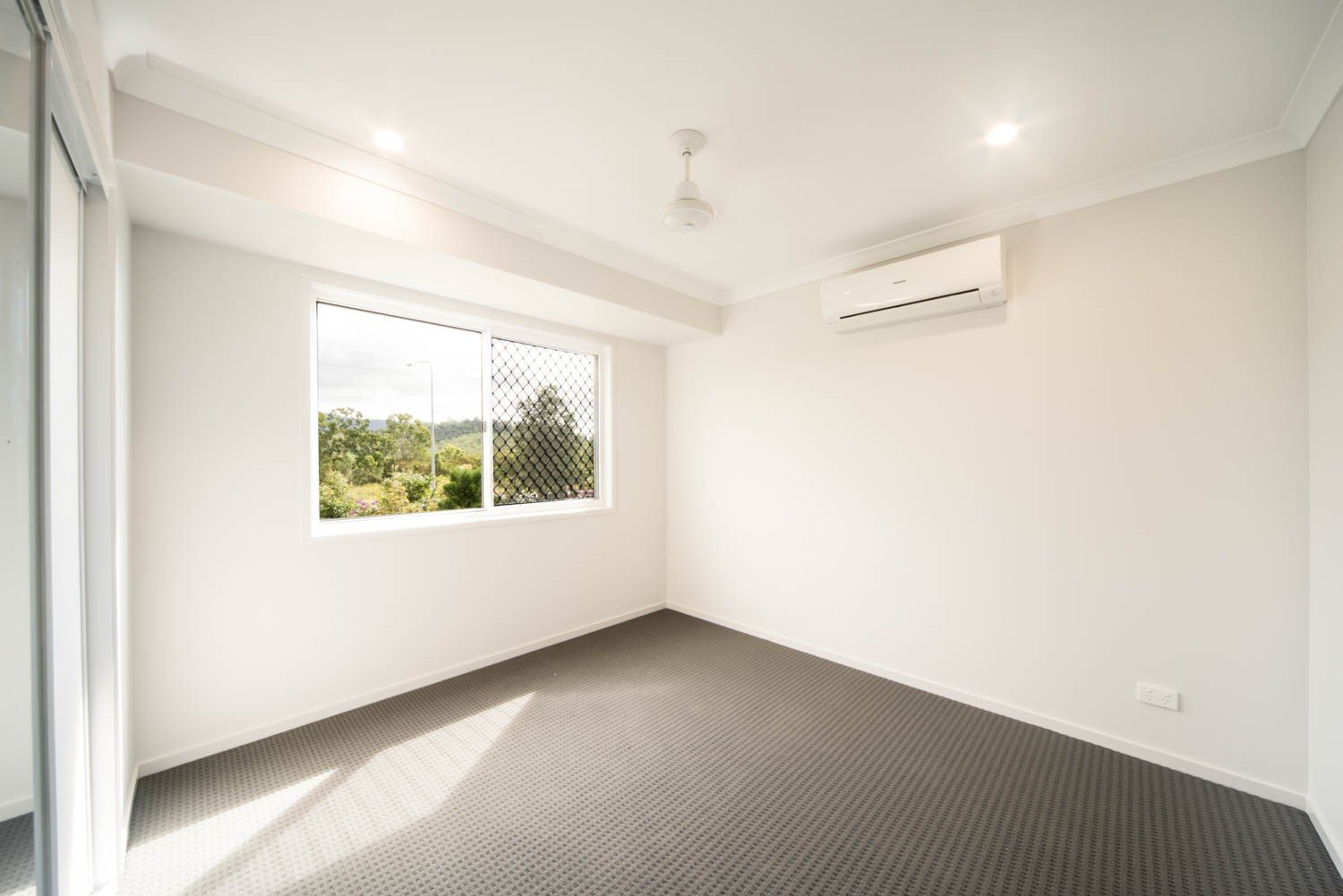 6 Bowline Lane CANNONVALE 10