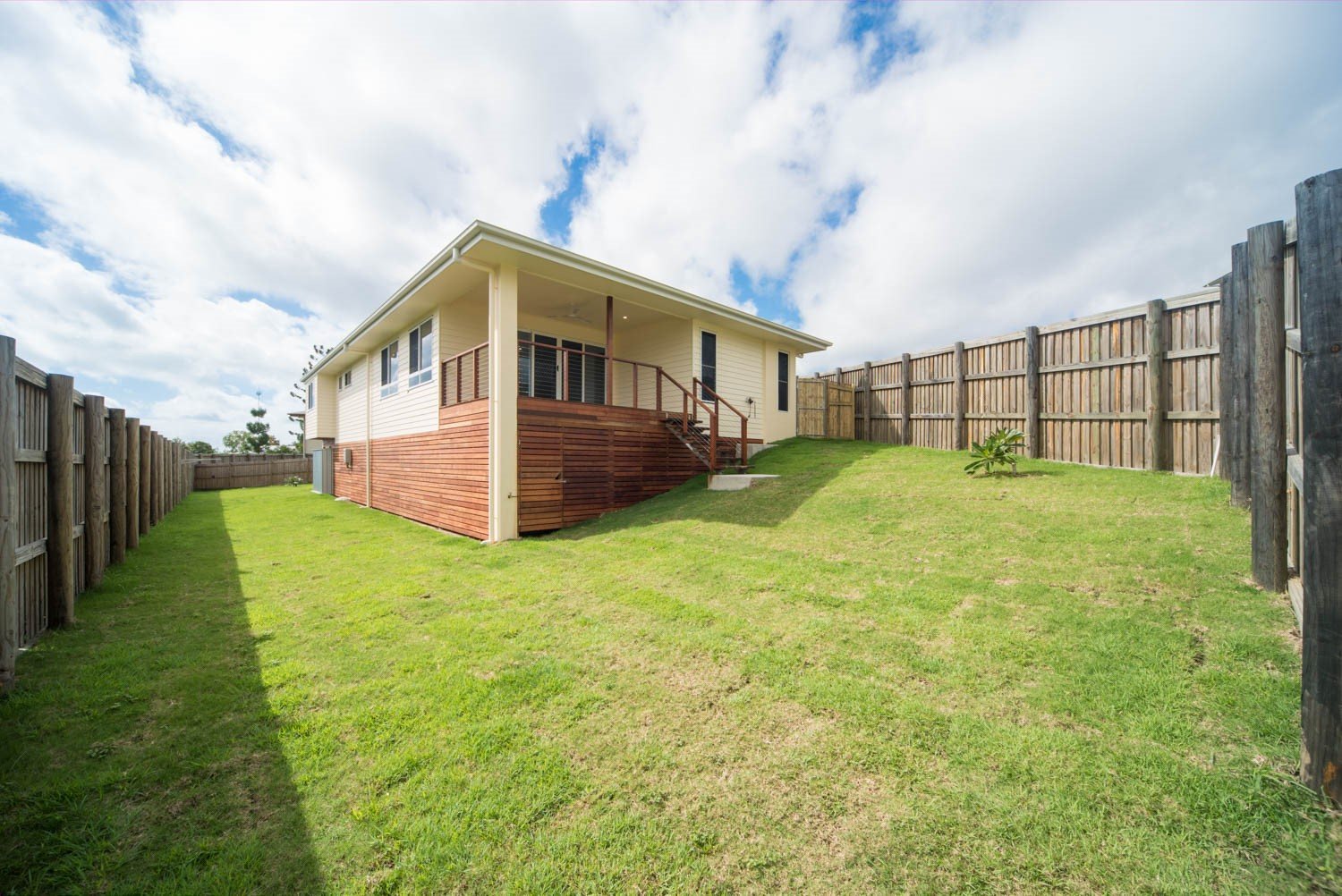 6 Bowline Lane CANNONVALE 14