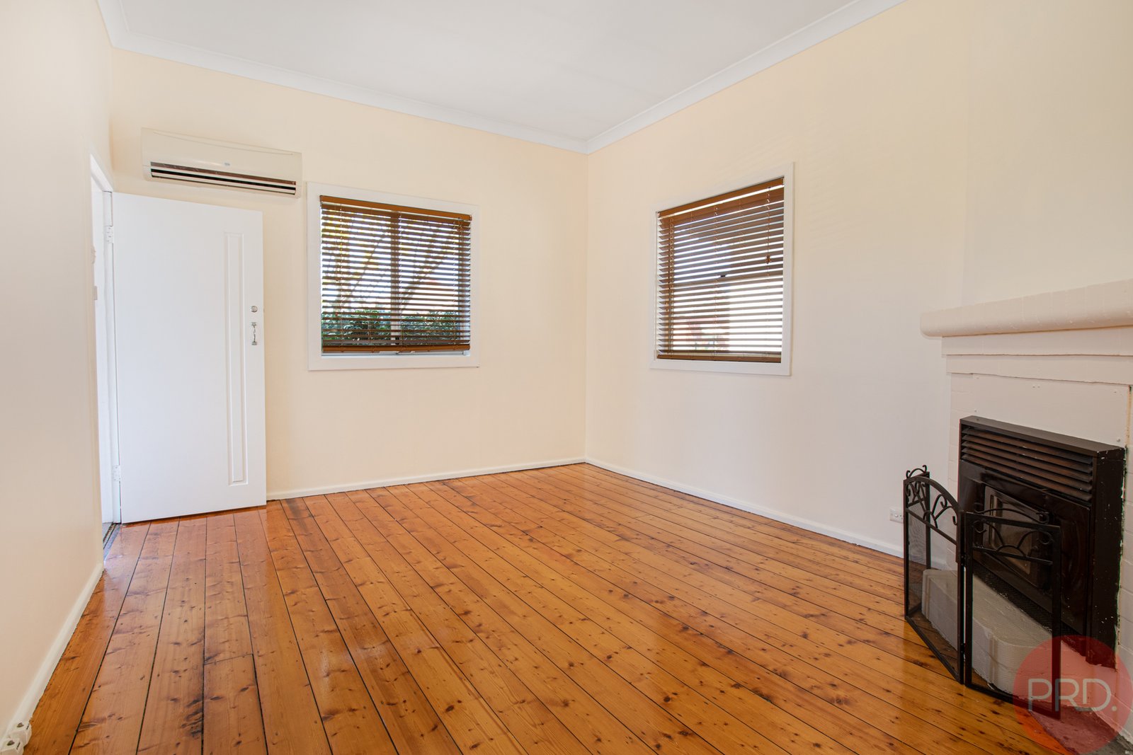 6 Bowser Street HAMILTON NORTH 3