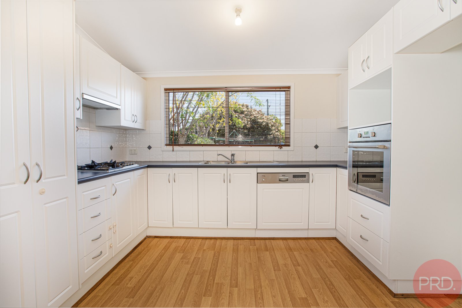 6 Bowser Street HAMILTON NORTH 4
