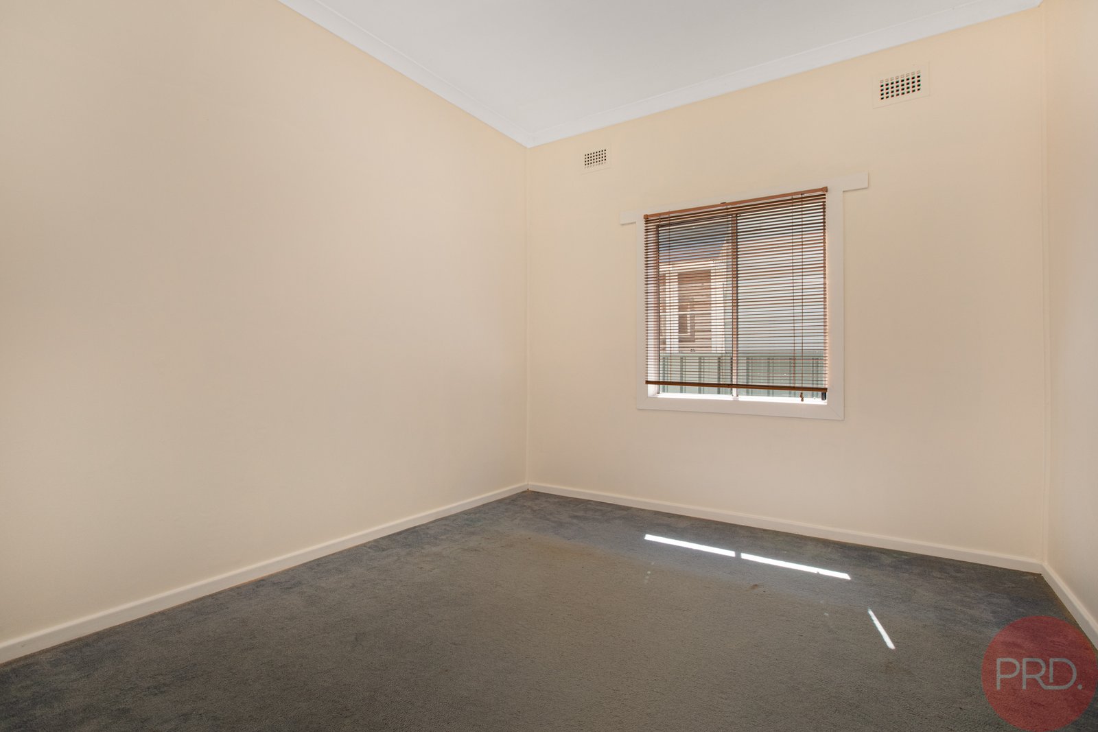 6 Bowser Street HAMILTON NORTH 8