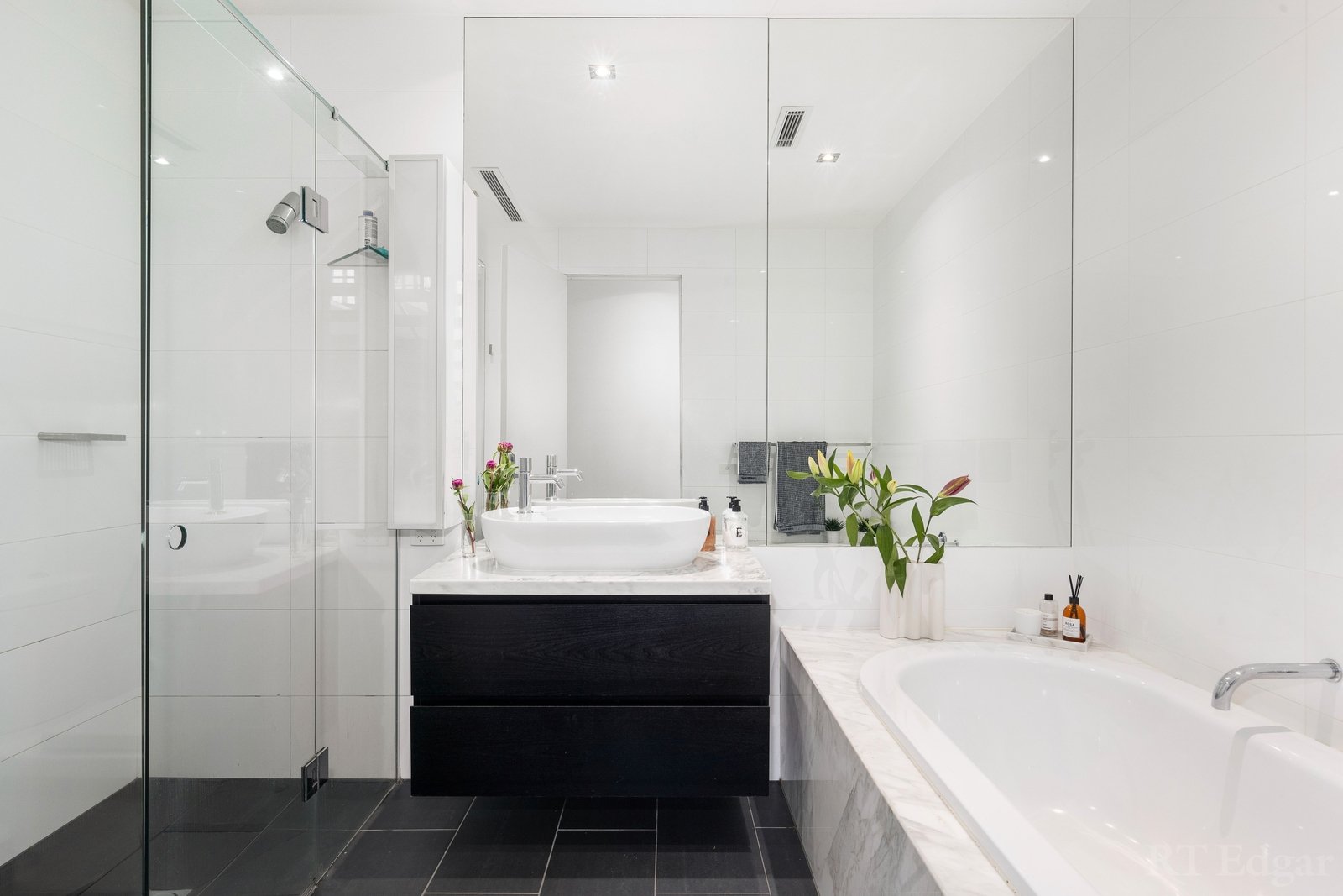 Real Estate and Property in 6 Brazier Grove, Kew, VIC