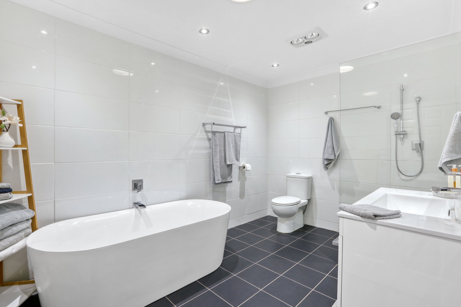 6 Bright Parade DAPTO 8