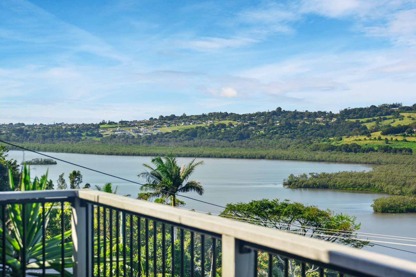 6 Broadwater Esplanade BILAMBIL HEIGHTS 2