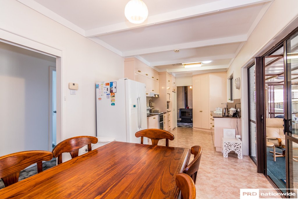6 Brolga Way TAMWORTH 7