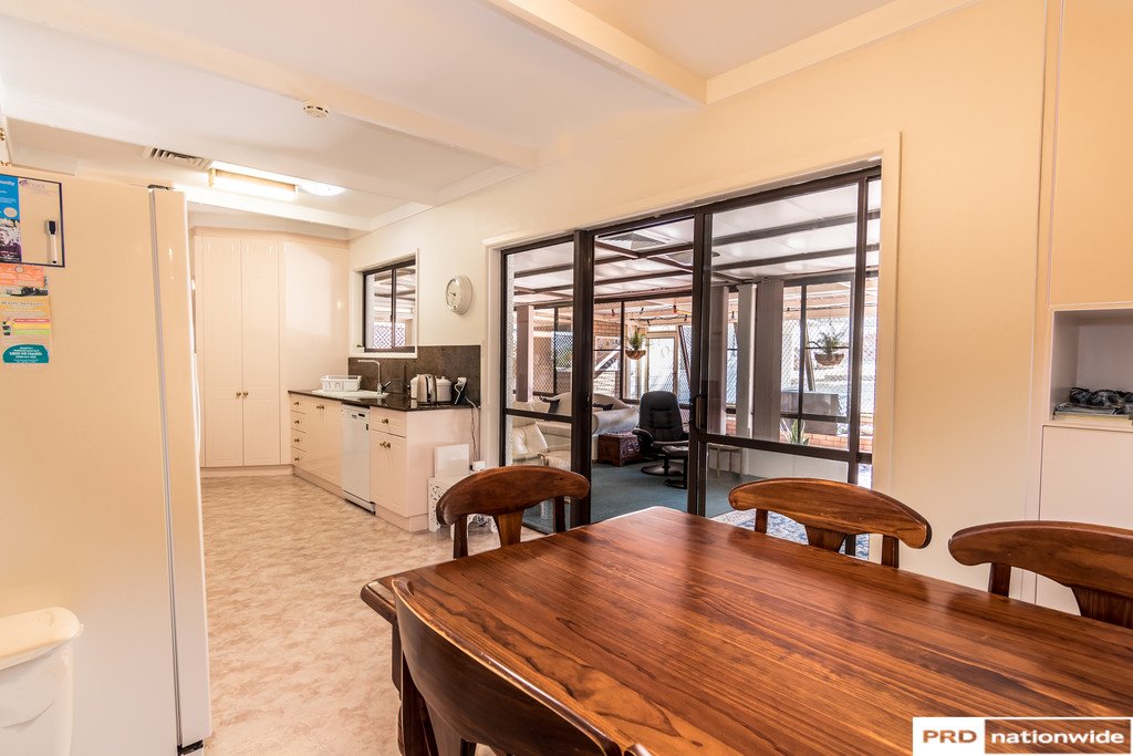 6 Brolga Way TAMWORTH 8