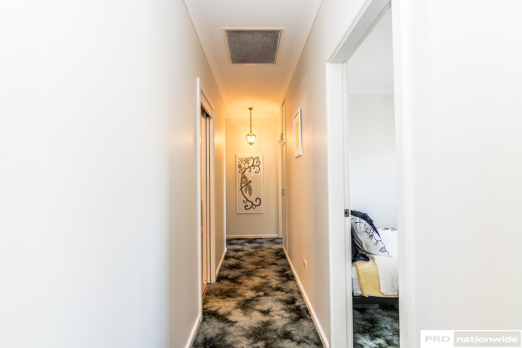 6 Brolga Way TAMWORTH 9
