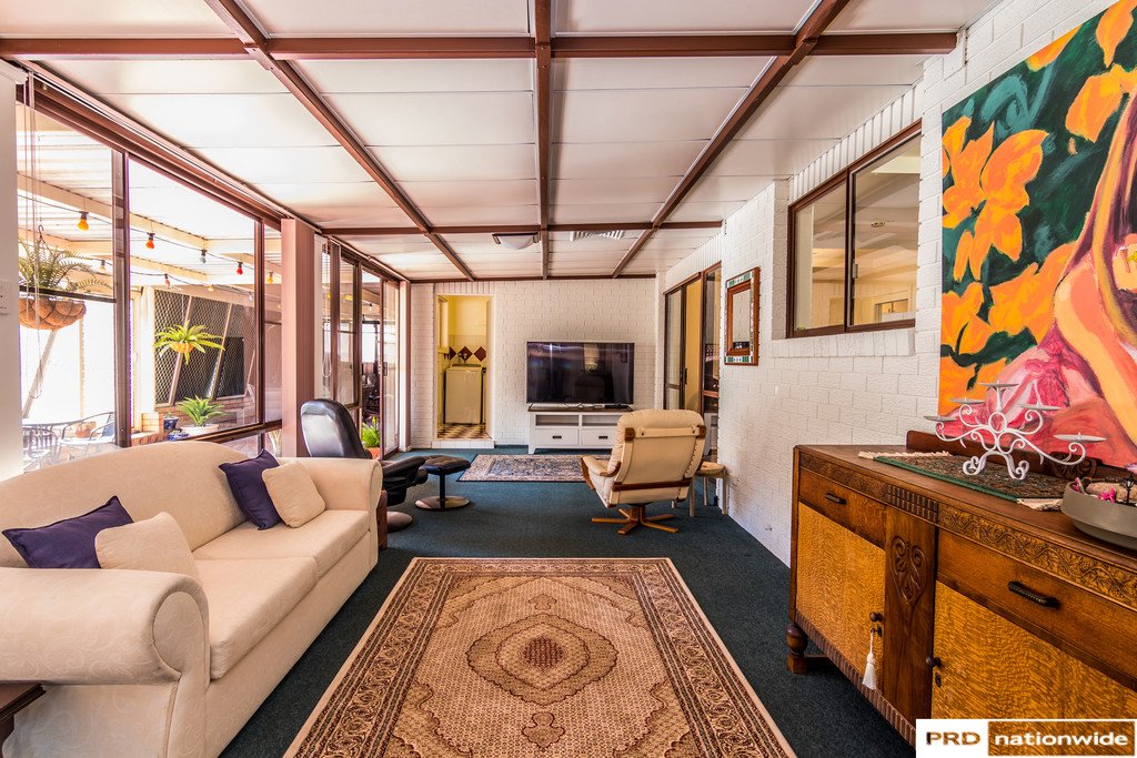 6 Brolga Way TAMWORTH 18
