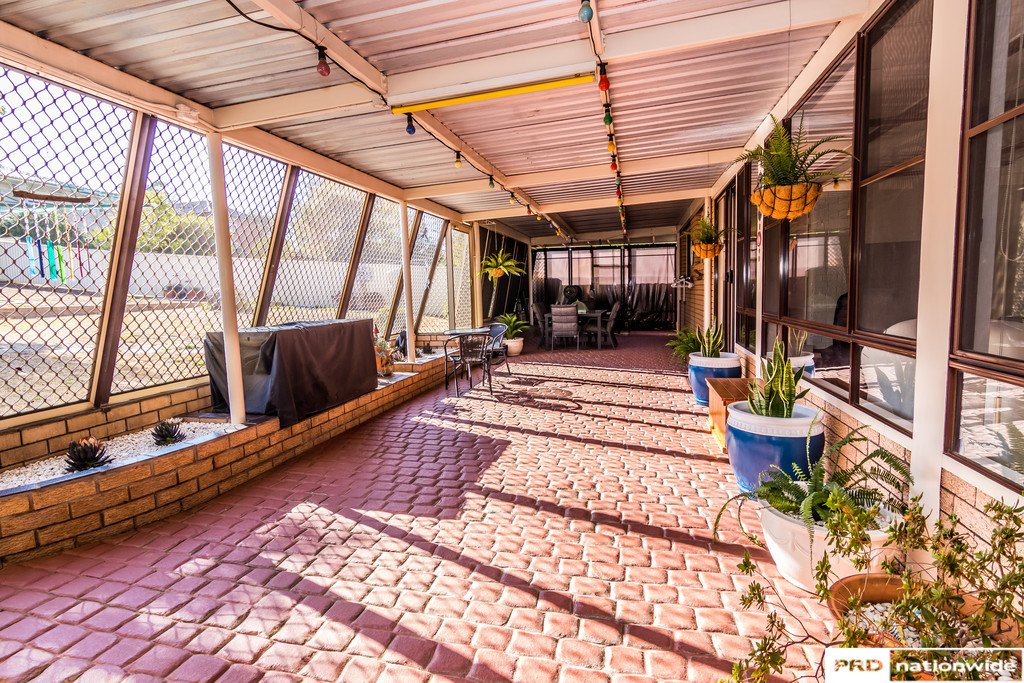 6 Brolga Way TAMWORTH 19