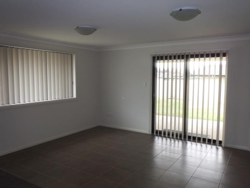 6 Brushbox Grove TAMWORTH 4
