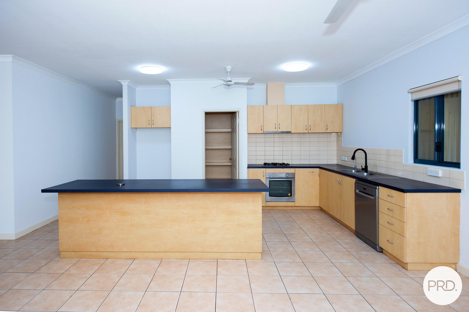 6 Buchanan Circuit BAYNTON 2