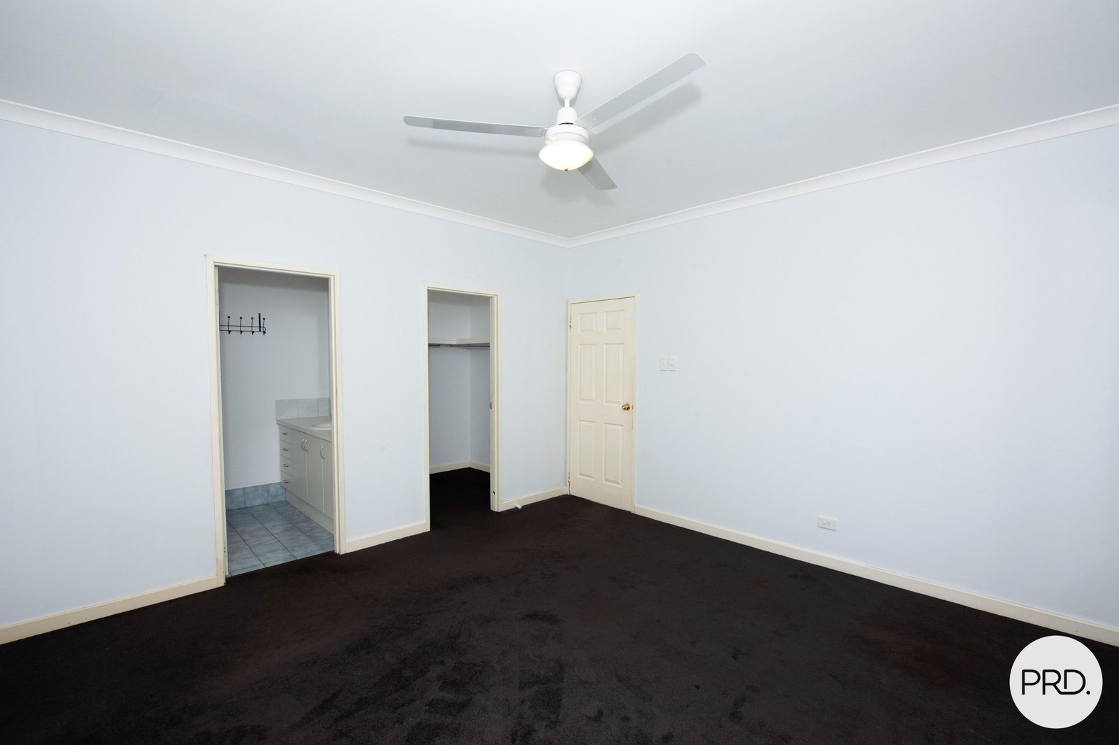 6 Buchanan Circuit BAYNTON 4