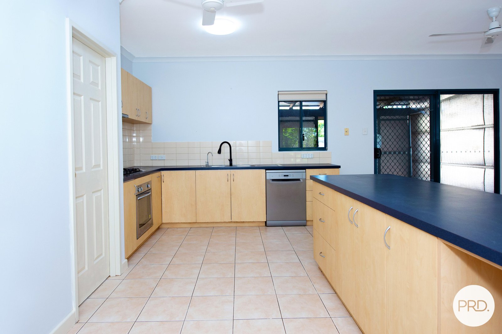 6 Buchanan Circuit BAYNTON 14