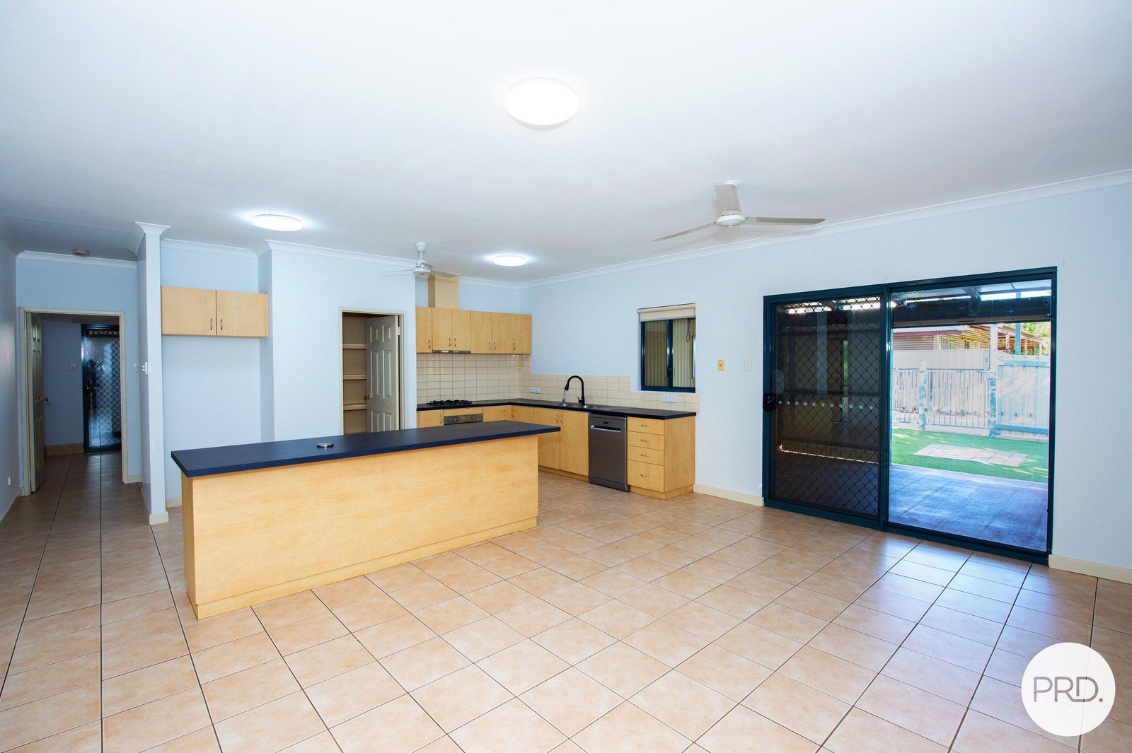 6 Buchanan Circuit BAYNTON 16