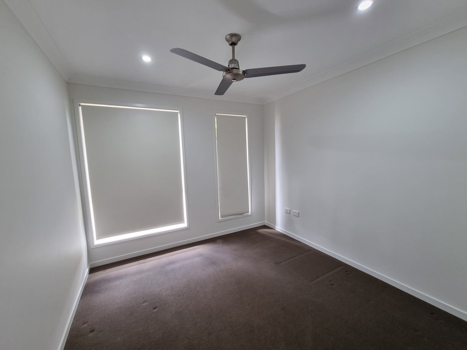 6 BUCHANEN Street BOYNE ISLAND 4