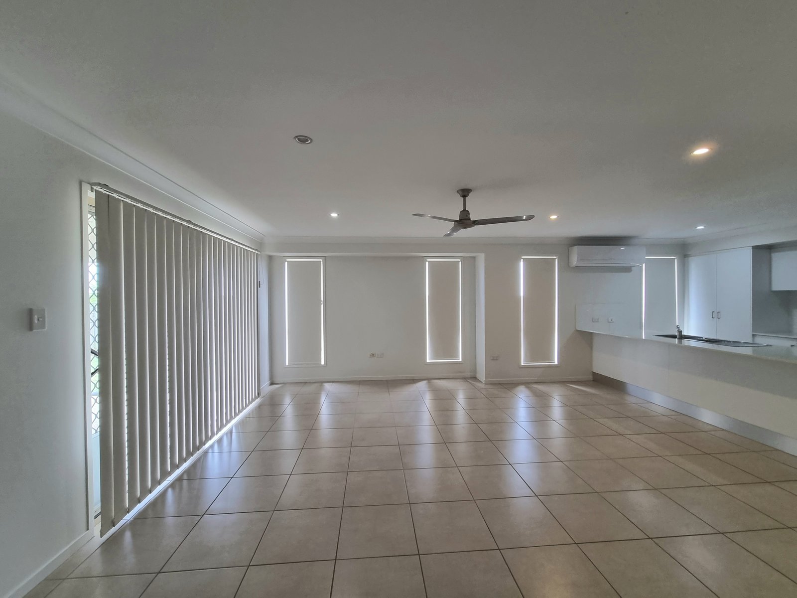 6 BUCHANEN Street BOYNE ISLAND 8